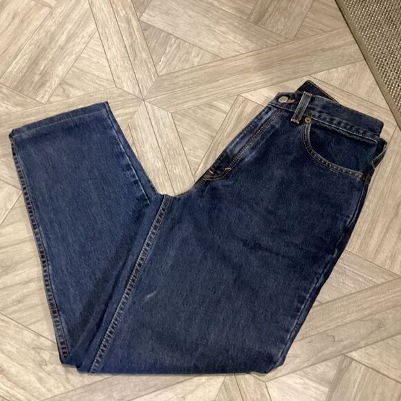 NWOT. Levi’s Women’s Size 8 Short Slim Fit with Tapered Leg 5 Pocket Jeans. - Picture 1 of 9